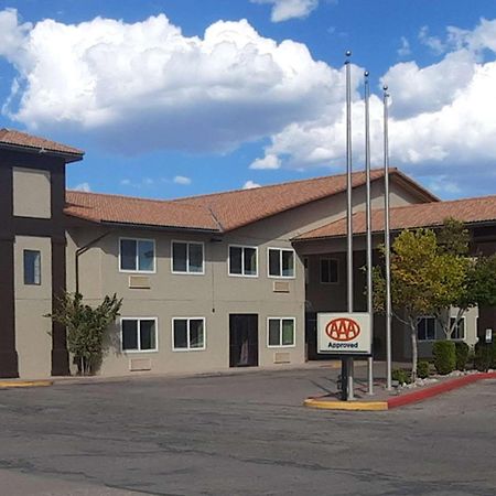 Quality Inn & Suites Grants - I-40 Buitenkant foto