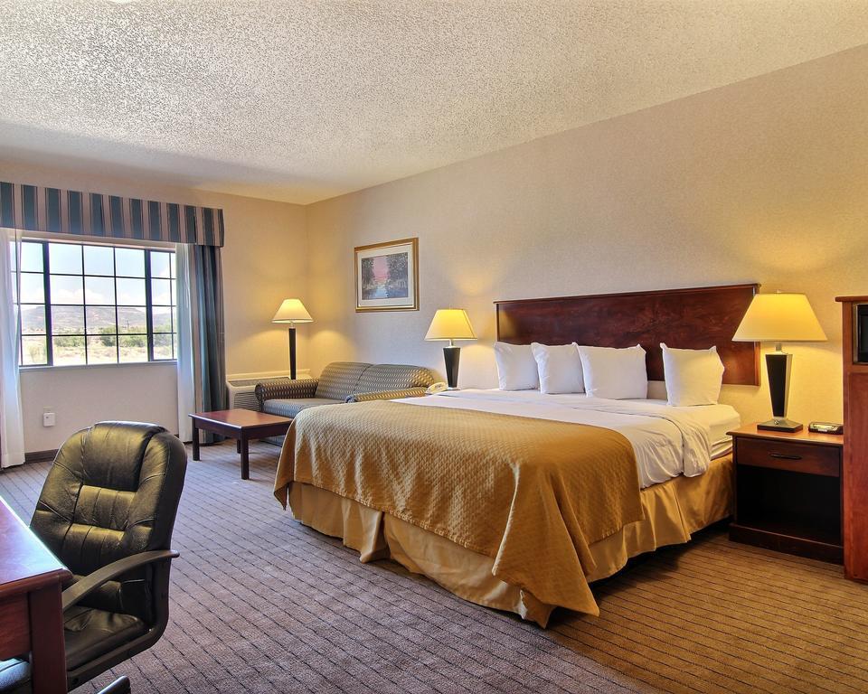 Quality Inn & Suites Grants - I-40 Buitenkant foto