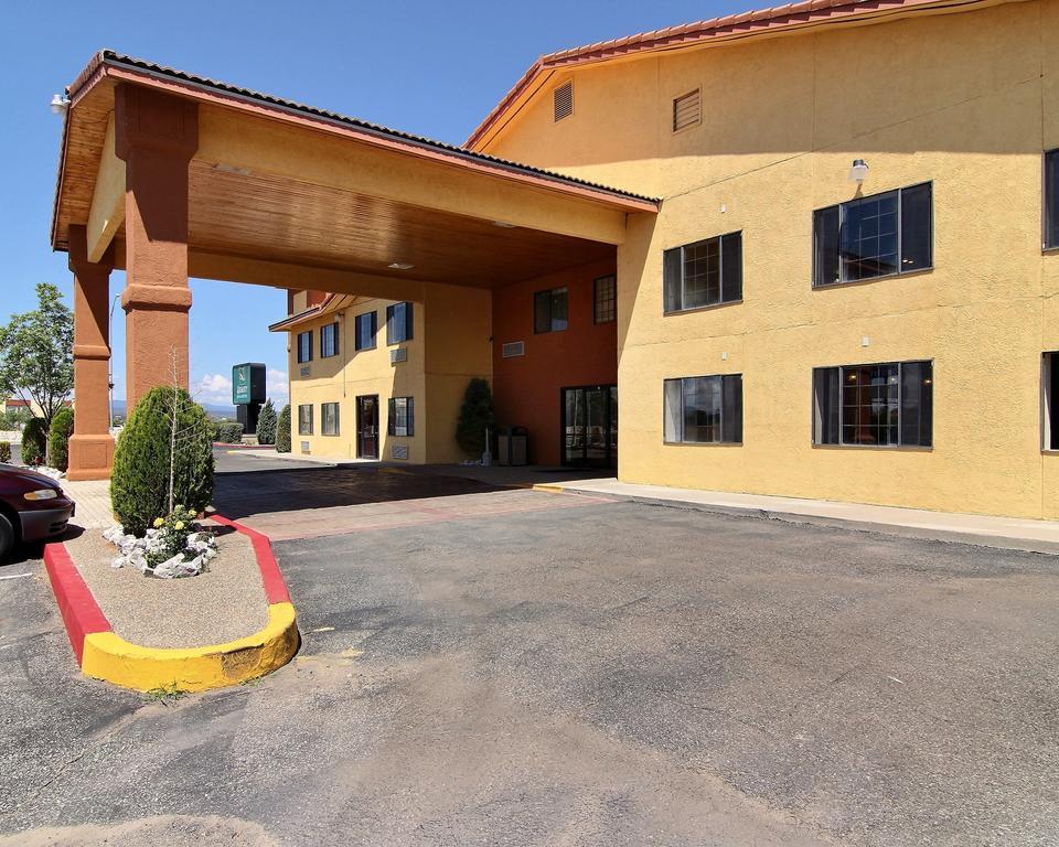 Quality Inn & Suites Grants - I-40 Buitenkant foto