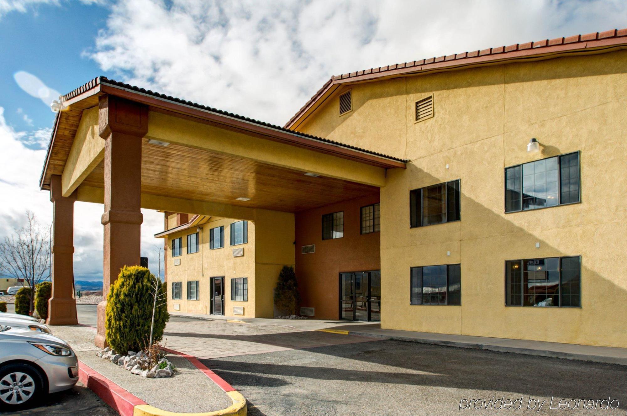 Quality Inn & Suites Grants - I-40 Buitenkant foto